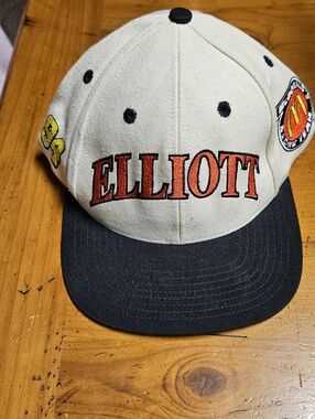 Kuizu™ Embroidered Patch Cap in Cream and Black